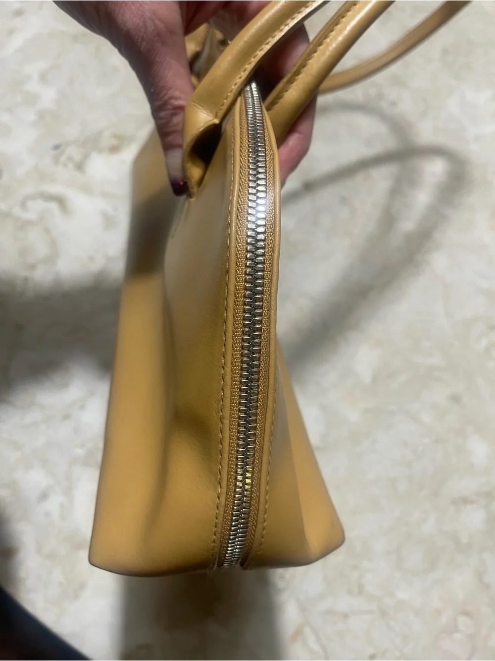 Furla Elegant & Sleek Leather Baguette Shoulder Bag
